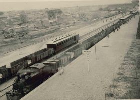 Seite 26-01 Bahnhof Peking.jpg