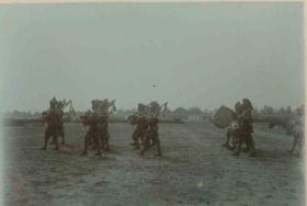 Seite 32_05 Marsch der Soldaten.jpg