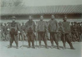 Seite 33_02 Chinesen.jpg
